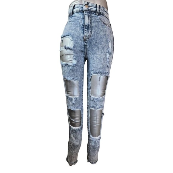 Forever 21 Jeans Women 24 Mid Rise Distressed Destroyed Skinny Stretch (W20 L27) - Picture 1 of 16